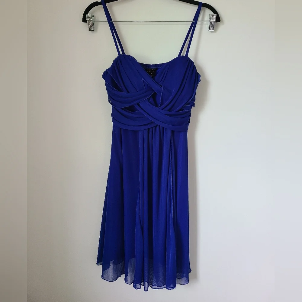 Dress - Picture 2 of 7